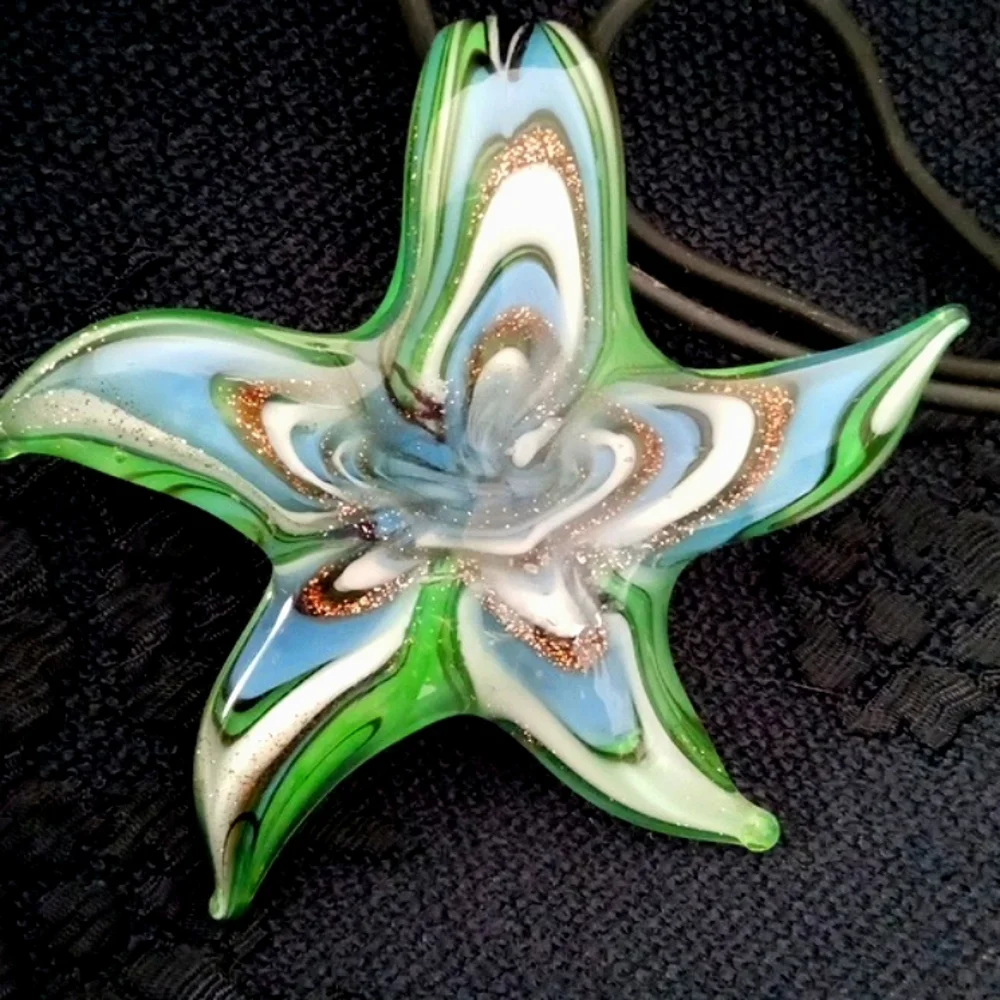 Vintage New! Stylized Green & White Glass Starfish with Faux Leather Cord 2"x2" - Picture 2 of 7